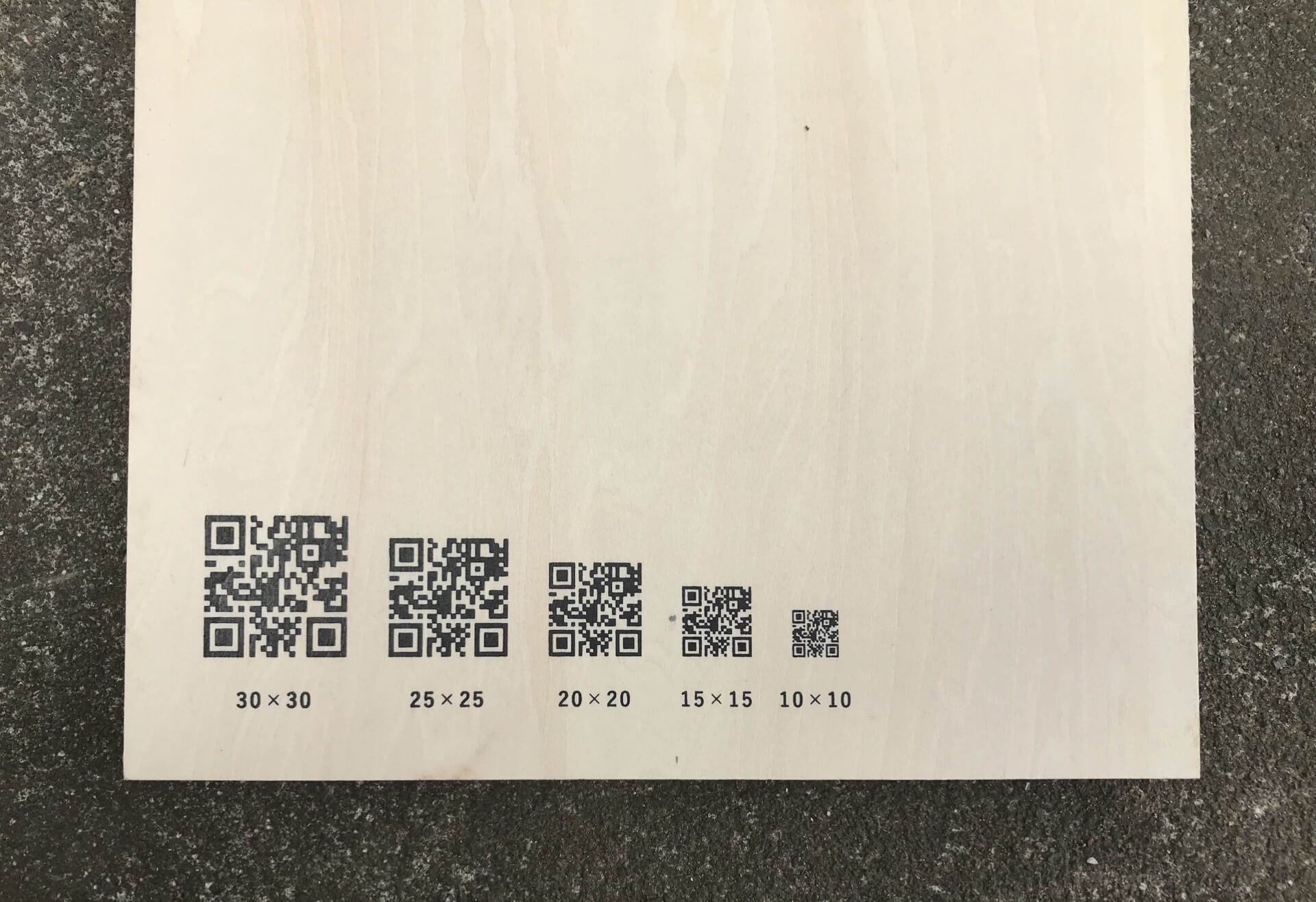 木材にQRコードの印刷